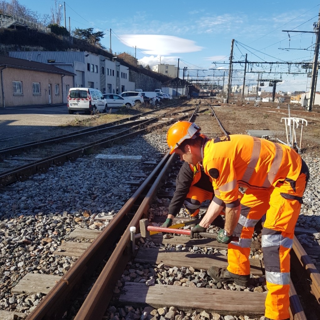 Sébastien Georjon, SNCF Réseau : « L’enfonce-cheville Leborgne sécurise grandement le travail des cheminots »