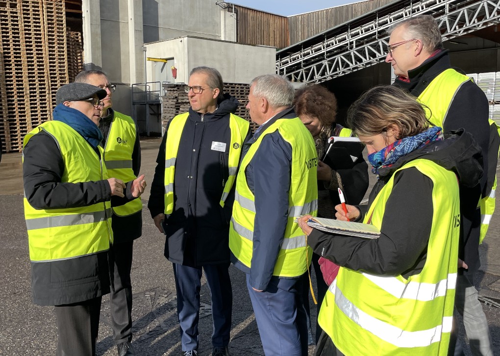 Sylvain Waserman, président de l’ADEME, en Alsace aux côtés de la filière du chauffage aux granulés de bois